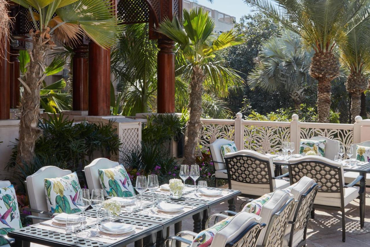 Jumeirah Dar Al Masyaf 두바이 외부 사진 The Palace's outdoor dining area