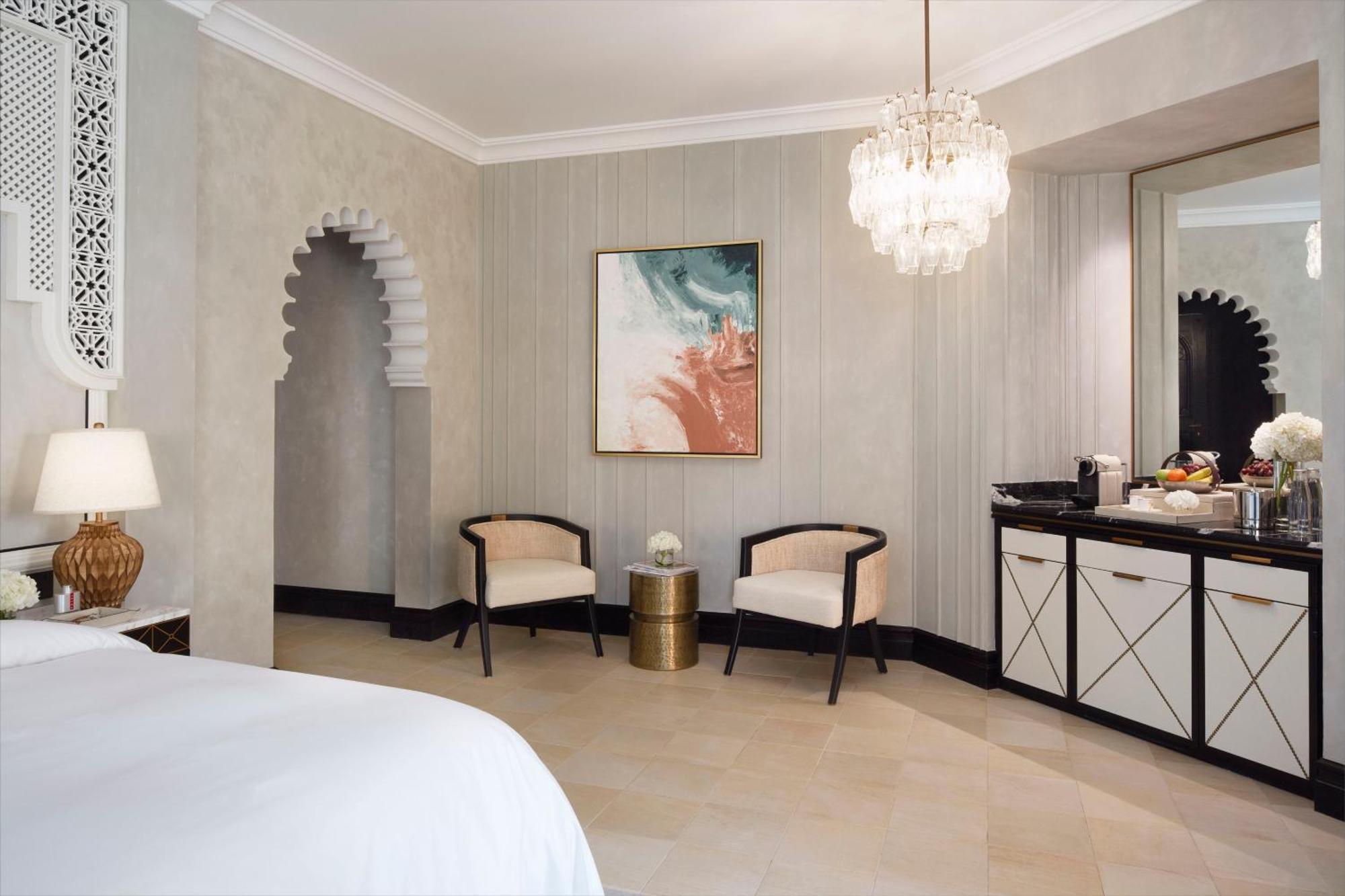 Jumeirah Dar Al Masyaf 두바이 외부 사진 A guest room at The St. Regis